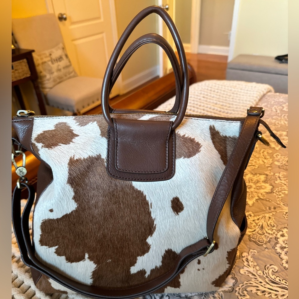 Excellent never used HOBO Sheila tote in cowhide and leather.